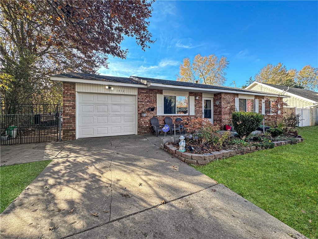 Bishop Manor 2Nd Rogers - Residential