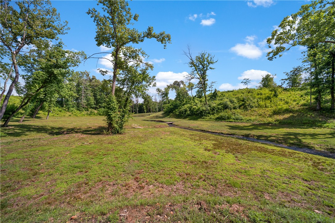 313 NE Meadowgreen