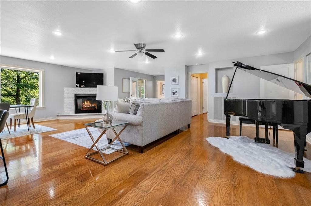 16-19-29-RURAL - Residential