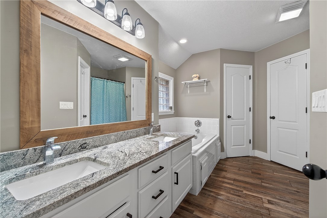 Deerfield Meadows Ph I Siloam Spgs - Residential