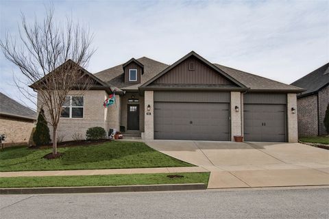 Photo of 624 N Sabine Pass Road, Fayetteville, AR 72704 (MLS # 1337543)