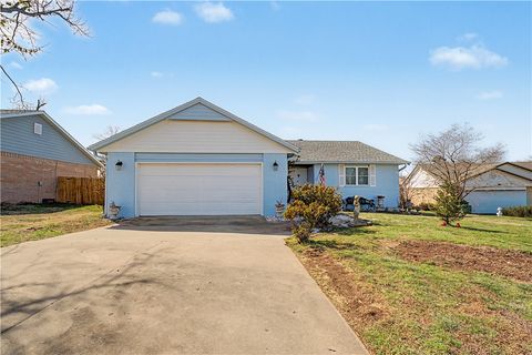 Photo of 2606 W Beau Drive, Rogers, AR 72758 (MLS # 1339394)