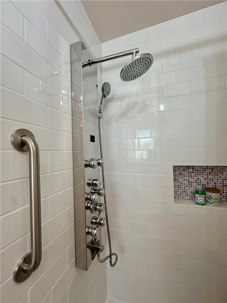 Chateau Terrace Unit 2 Ph 3 Rogers - Residential