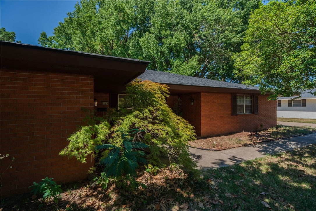 1106 Bronco Lane