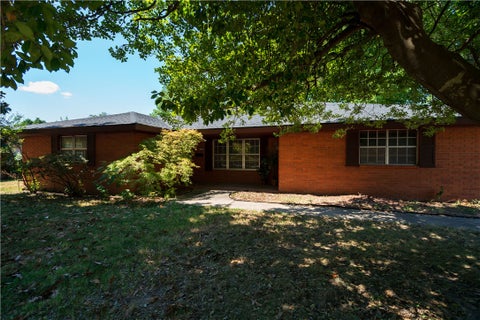 Photo of 1106 Bronco Lane, Springdale, AR 72762 (MLS # 1361902)
