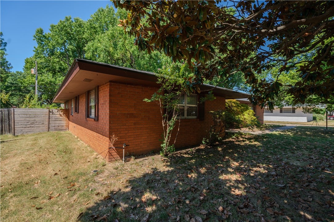 1106 Bronco Lane