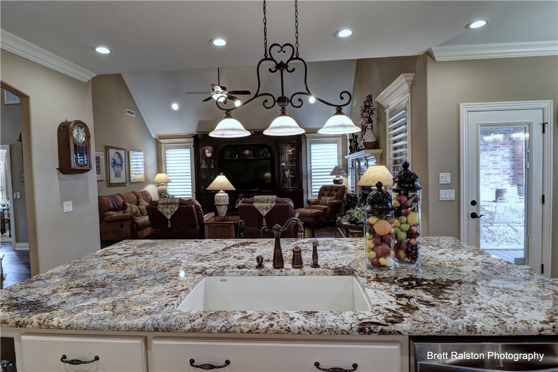 Shadow Valley Ph Ix Rogers - Residential