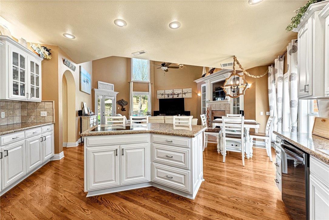 Manors On Blossom Way Crk Ph 2 Rogers - Residential