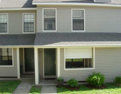 Nice condo in Springdale close to everything. Home features 2 bedrooms, 1.5 bathrooms, spacious living room. All appliances.