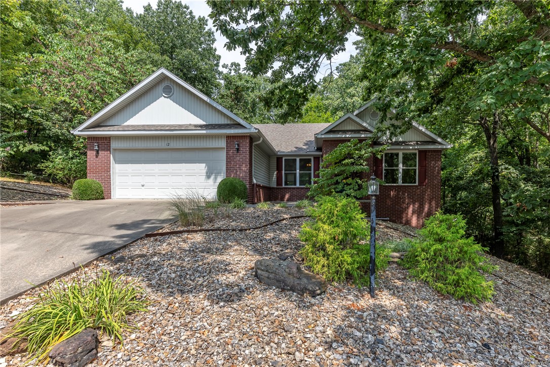Quiet area, just off Hwy 71. Lovely home near Tanyard Creek hike trail. Fully furnished, comfortable, and private! Two bedrooms, two baths, plus an office (with door) and a sunroom. King and Queen beds, 2 sofas and futon in office. Terms negotiable for length of lease. Available now!