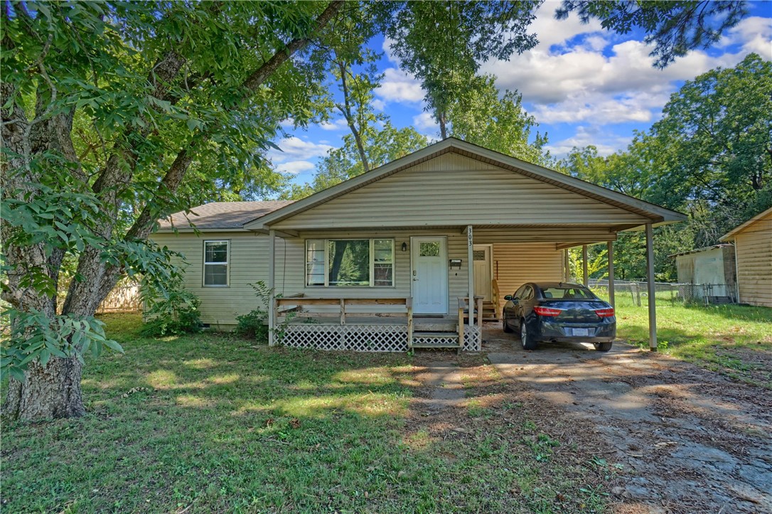 This home is a must see! If youāve been looking for a place to call home, look no more. 2 bedroom, 2 full bathroom home located less than 5 minutes to downtown Dardanelle, Arkansas. Just a short drive to Lake Dardanelle and the Mount Nebo to enjoy fishing, hiking, mountain biking & more. This home offers 936 square feet of living space, including a sensible kitchen and a cozy living room. All situated within walking distance of Dardanelle Intermediate School, just minutes from River Front Park. This home is priced to sell, so donāt let it pass you up. Set up a showing today!