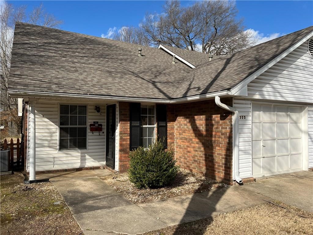 Welcome to this charming listing featuring 2 bedrooms and 1.5 baths. Upon entry, you'll be welcomed by an open living area, perfect for creating a warm and inviting atmosphere. The spacious kitchen, complete with an eat-in dining area, is designed for both functionality and comfort. Explore the possibilities of this delightful home that seamlessly blends style and practicality.