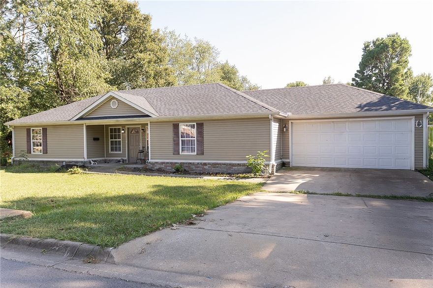 Location is always a plus ! This centrally located house offers the convenience of being in an easy access location. House offers you 3 bedrooms, 2 full bath , split floor plan . 
Roof , water heater, HVAC system were replaced in 2022 .