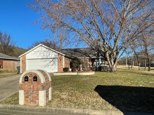 4 bedroom, 2 bath home featuring split floor plan, vaulted ceiling, gas log fireplace on an Oversized .40 acre lot. Fenced backyard that can be extended to include the large side yard. Great location. New roof in 2020. New heater in 2021. Interior updated 2018
No showings until Wednesday