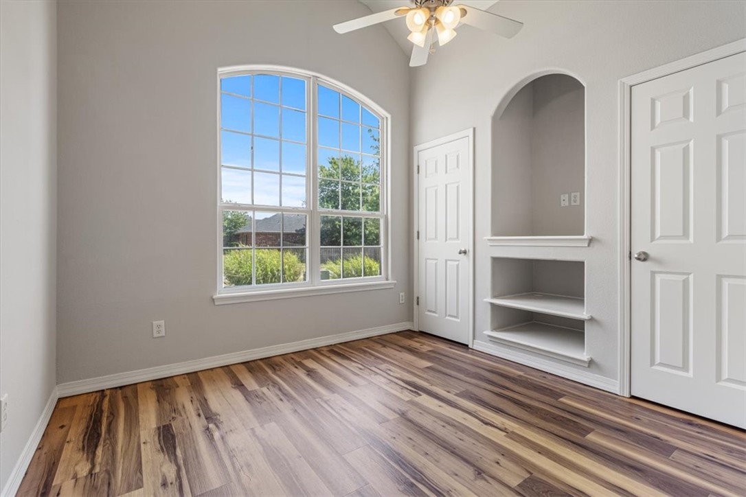 Briar Chase - Residential
