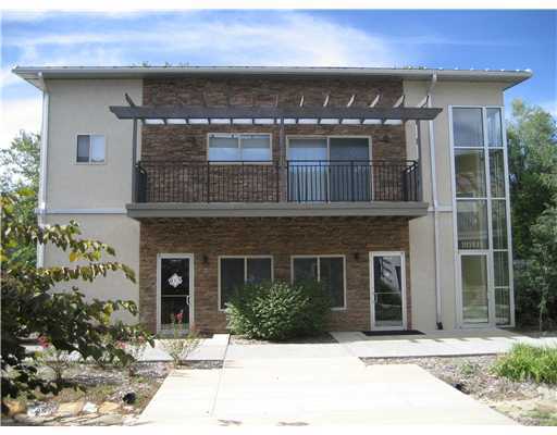 2 BEDROOM APARTMENT IN A "GREEN BUILDING" ALL UTILITIES PAID AND CLOSE TO WAL-MART HOME OFFICE. WALKWAYS ARE MADE FROM PERMEABLE CONCRETE, REFLECTIVE WHITE METAL ROOFS, AND BAMBOO FLOORING.