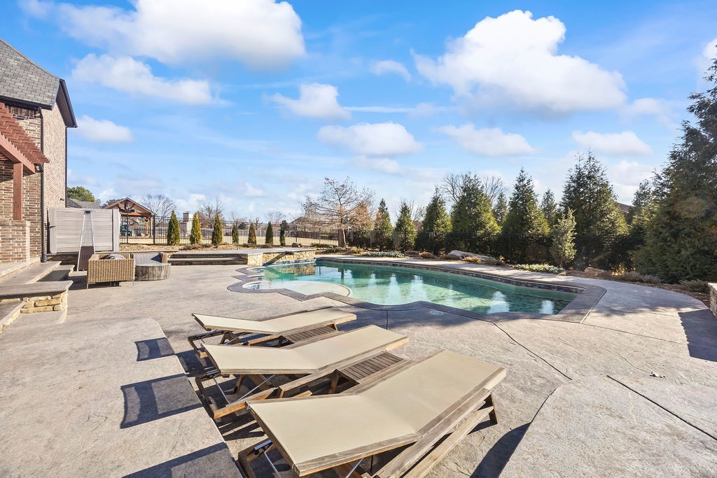 St Valery Downs Sub Cave Spgs - Residential