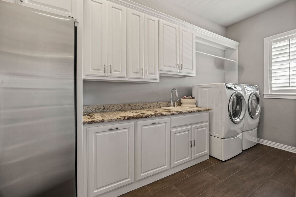 St Valery Downs Sub Cave Spgs - Residential