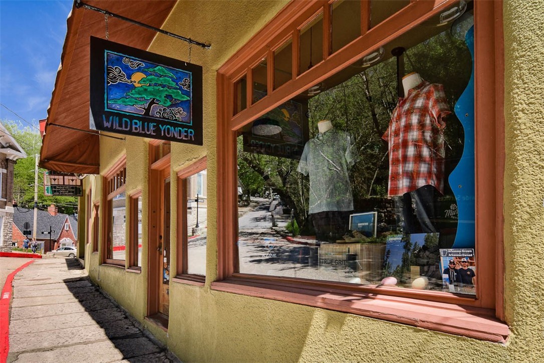 Prime retail location on busy Spring Street in Eureka Springsā downtown shopping and nightlife district. The space has as a long history as a high-end outdoor apparel shop and includes storage and dressing areas as well as restroom. The 800 square foot space is part of a condominium building. With a high foot and vehicle traffic count and large display windows, this welcoming space is only limited by your imagination. Entrepreneurs, bring your great idea and make it a reality in the heart of Eureka Springs!
