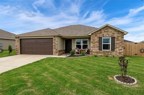 Photo of 813 NW Evans Circle, Bentonville, AR 72713 (MLS # 1336631)