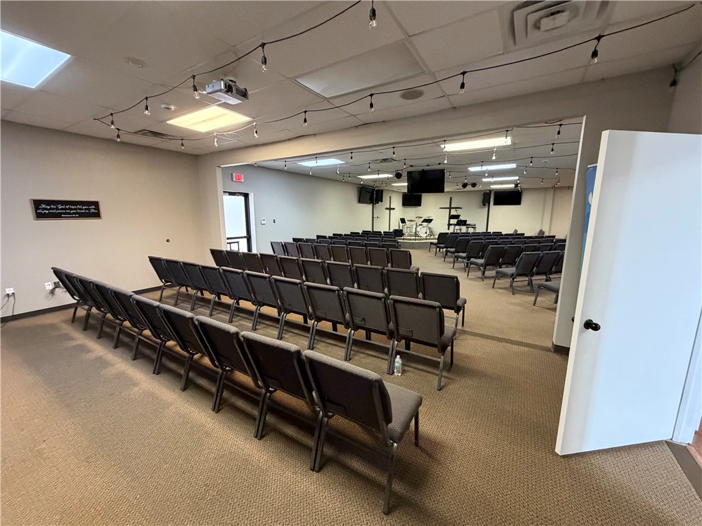 Fayetteville Outlots - Commercial Lease