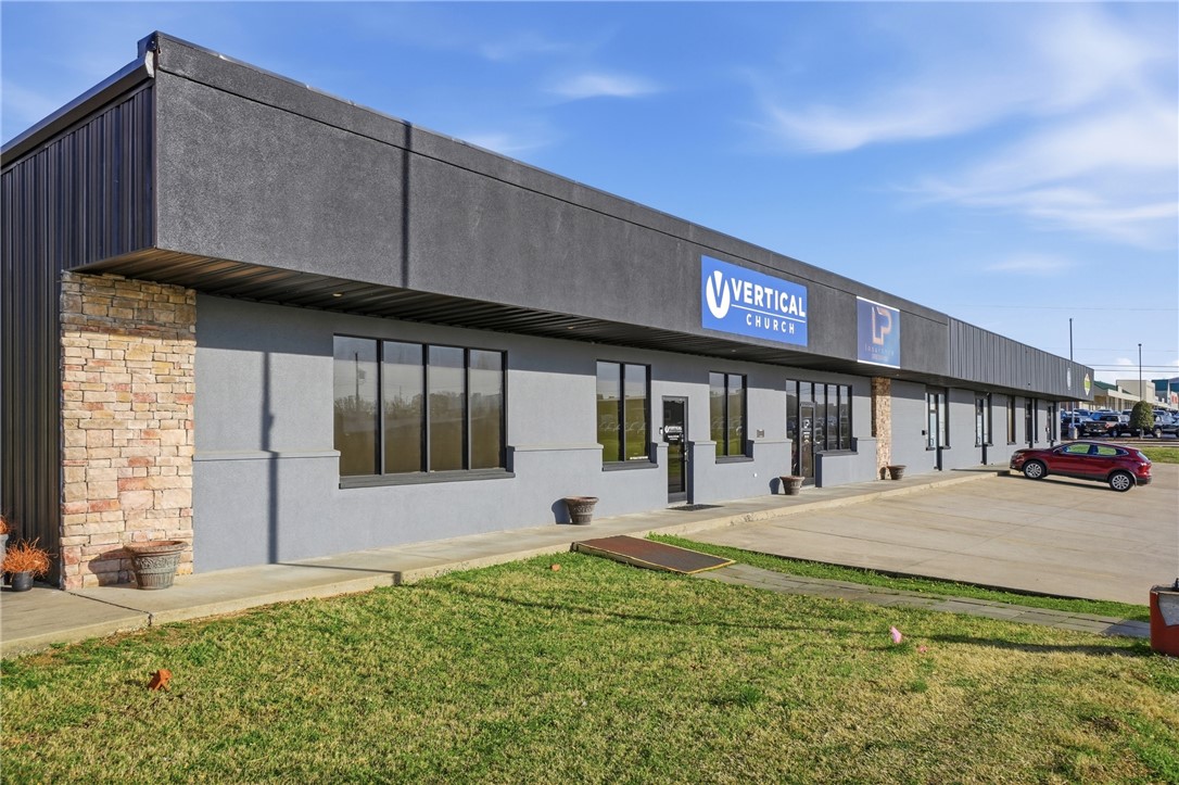 Fayetteville Outlots - Commercial Lease