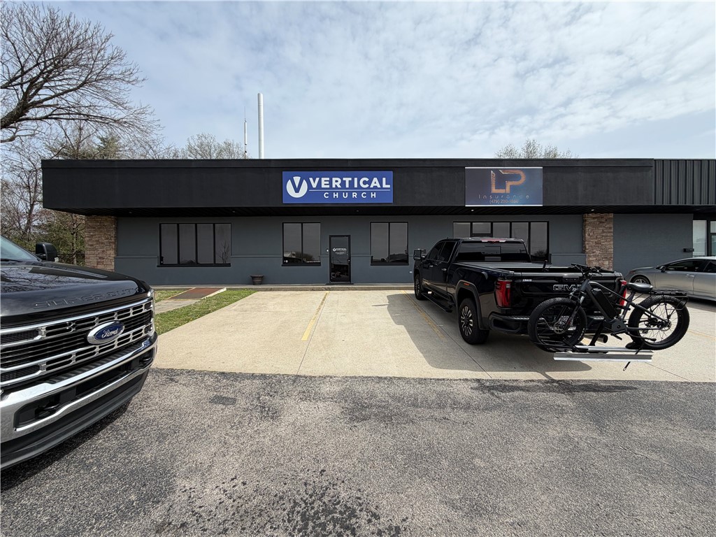 Fayetteville Outlots - Commercial Lease