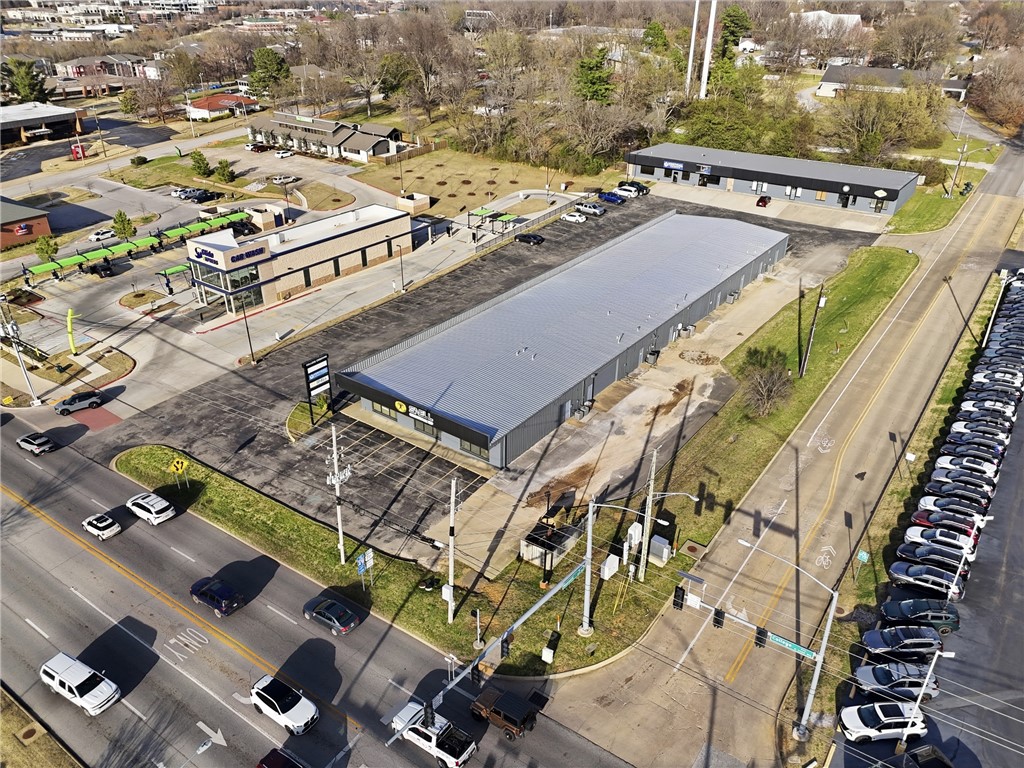 Fayetteville Outlots - Commercial Lease