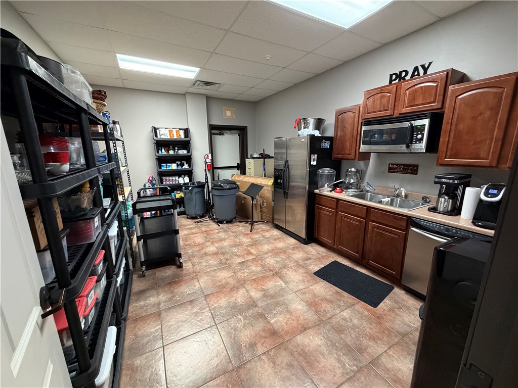 Fayetteville Outlots - Commercial Lease