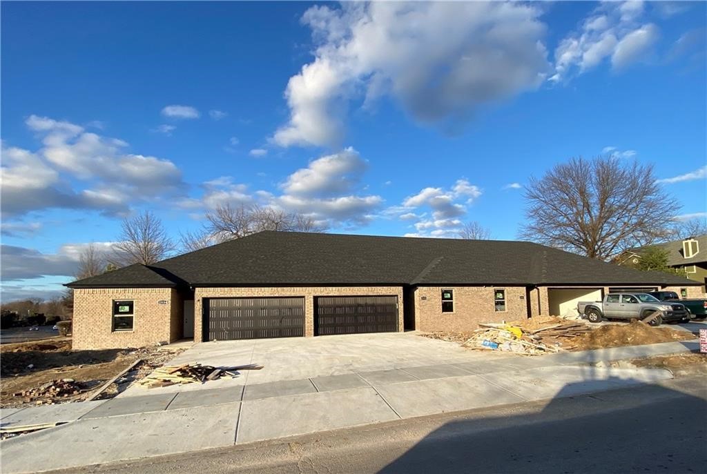 New construction rental property in the heart of Rogers! Quality built homes just minutes from the interstate, groceries, and shopping! These homes include custom interior designs, undermount sinks, granite counter tops, and fenced in yards! Welcome your family home here.
