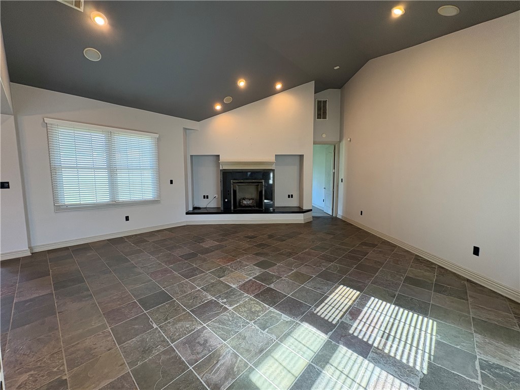 Peaks Ph II, The Rogers - Residential Lease