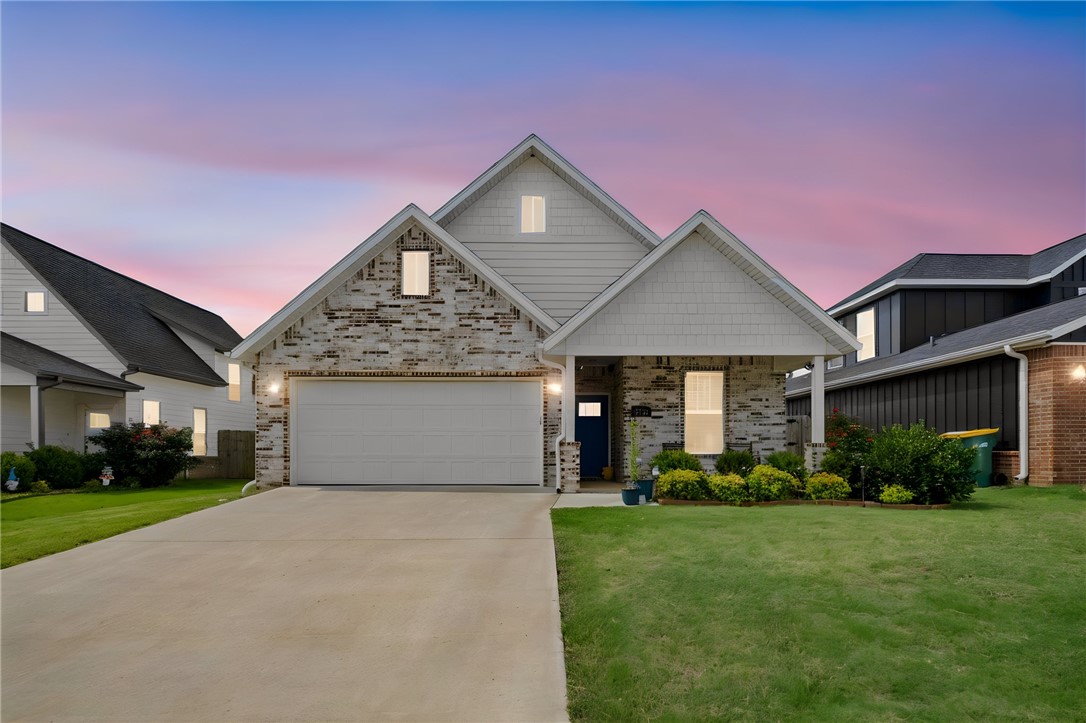 Photo 1 of 43 — 1712 W Broadway Place, Rogers, AR 72758