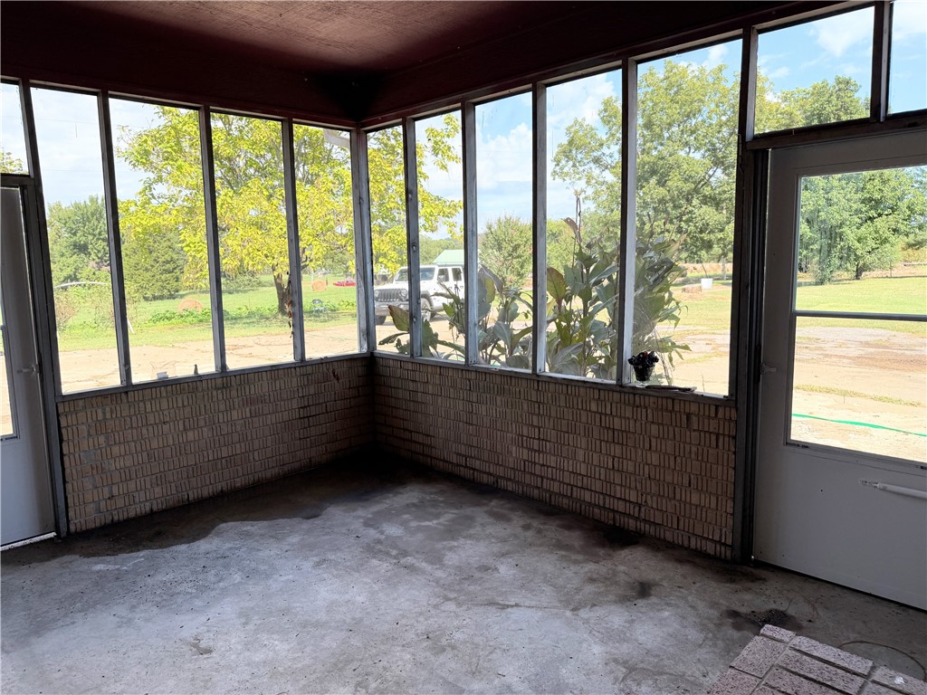 Coal Hill 19925 - Residential