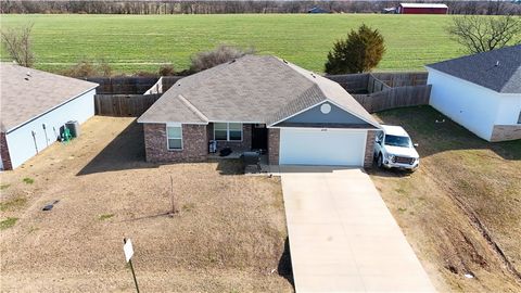 Photo of 210 Cherry Street, Lincoln, AR 72744 (MLS # 1336187)