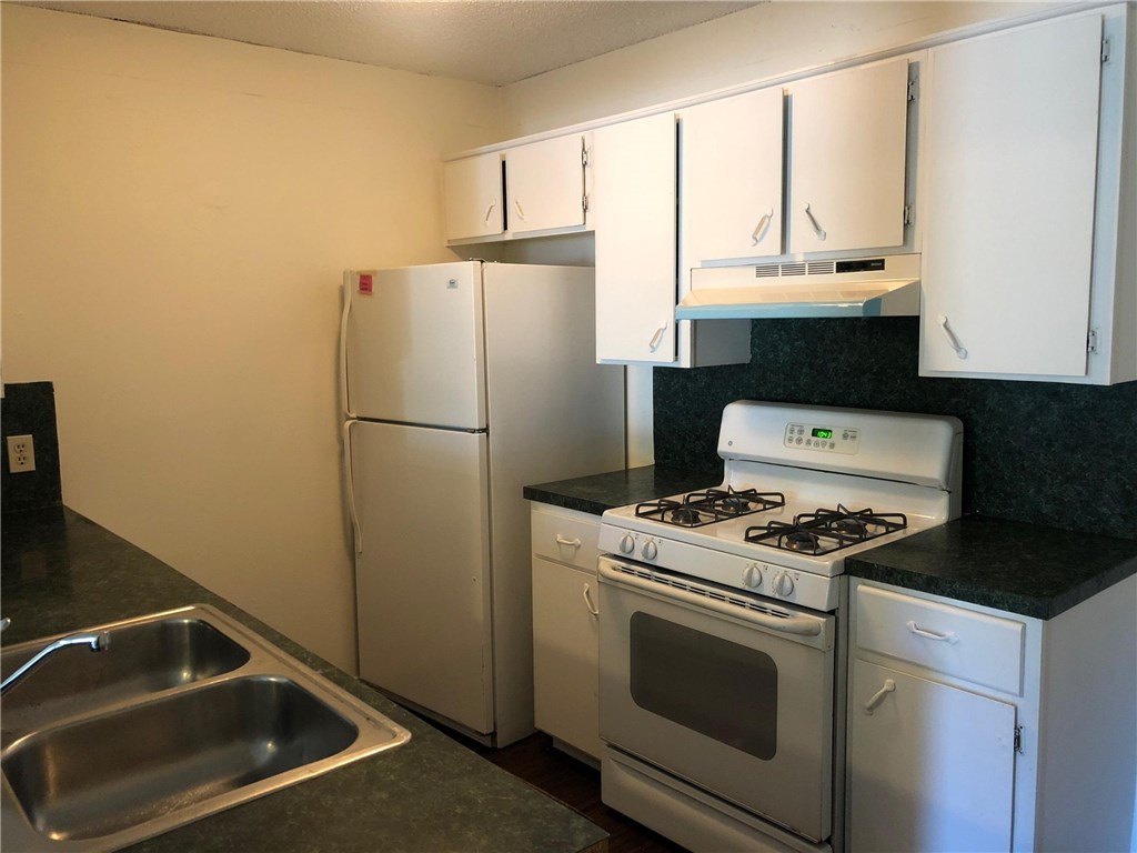 MAPLE TERRACE PHASE 2 - Residential Lease