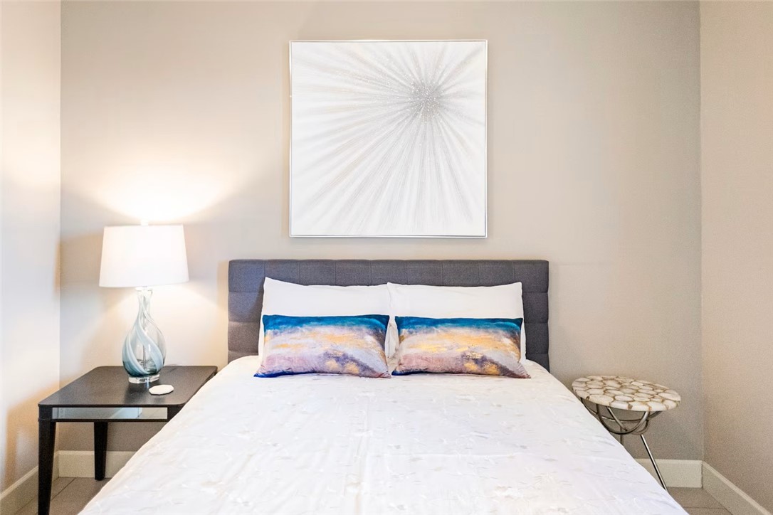 AMERICAN FLATS REGIME INC - Residential Lease