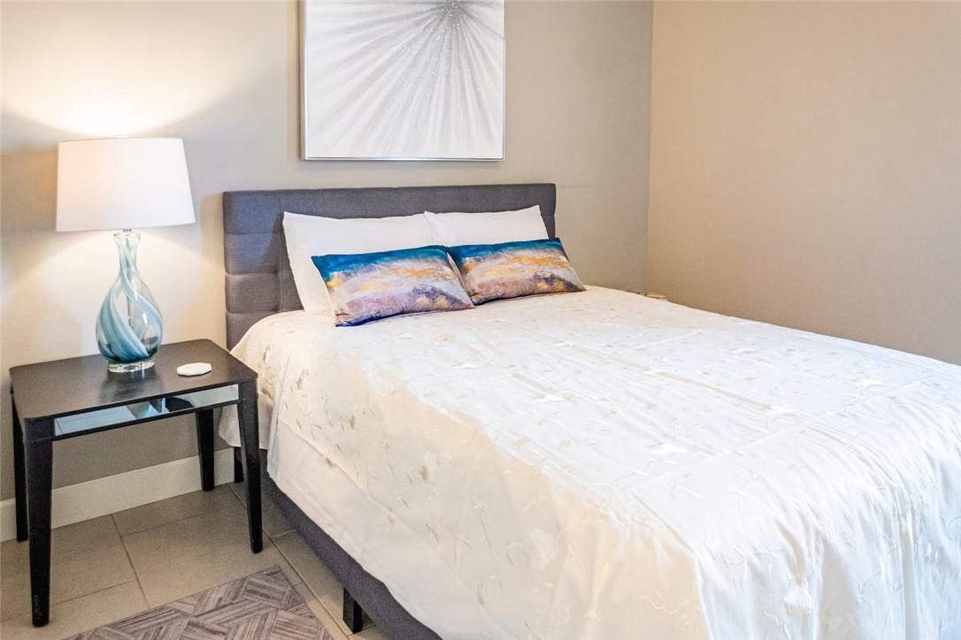 AMERICAN FLATS REGIME INC - Residential Lease