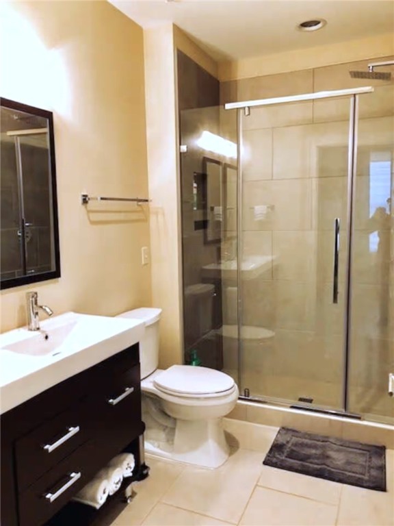 AMERICAN FLATS REGIME INC - Residential Lease