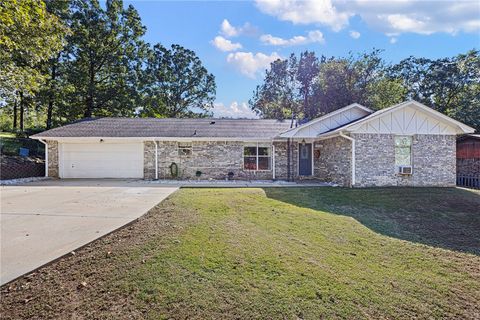 Photo of 905 W 17th Terrace, Russellville, AR 72801 (MLS # 1326043)