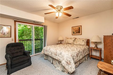 Condominium in Holiday Island AR 100 Beaver Drive 16.jpg