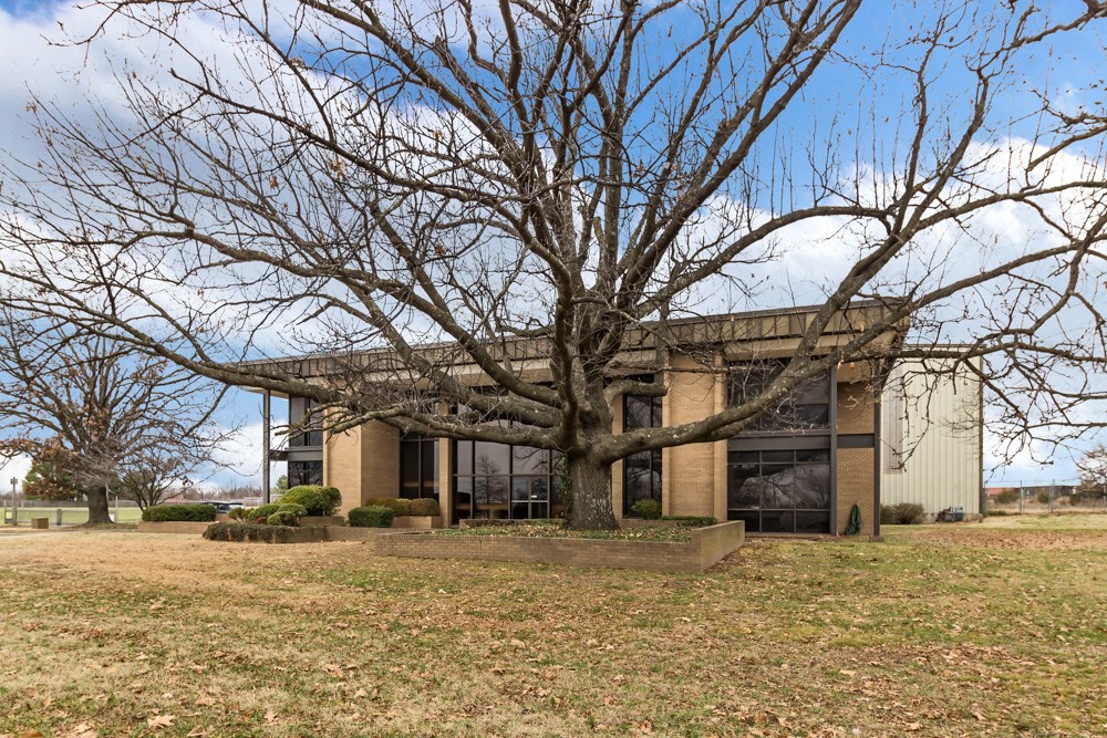 3 buildings on 21.49 +/- Acres. Building 1: 5,944 sq. ft. 2- story office. Building 2: 38,500 sq. ft. manuf./office, 28' ceiling height, 2 docks, 5-10 ton bridge cranes, 3 phase power. Building 3: 6,400 sq. ft. warehouse/storage, 1-10 ton crane. Zones C-2, all city utilities.