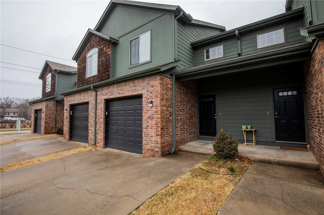 Photo 1 of 21 — 786 W Breeze Cove, Fayetteville, AR 72703