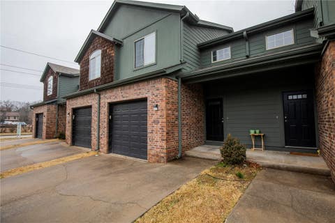 Photo of 786 W Breeze Cove, Fayetteville, AR 72703 (MLS # 1355143)