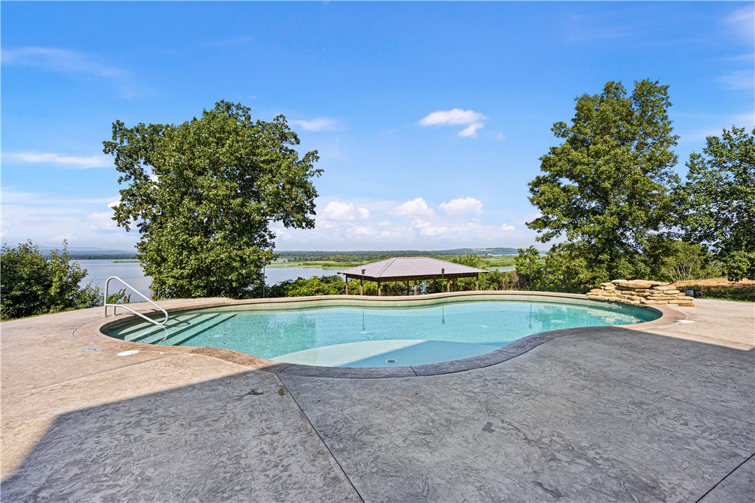 EAGLE RIDGE I - Residential