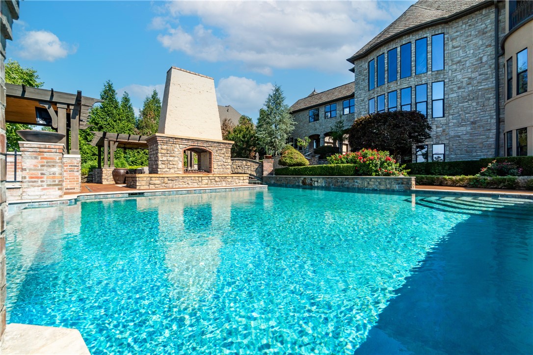 Churchill - Residential