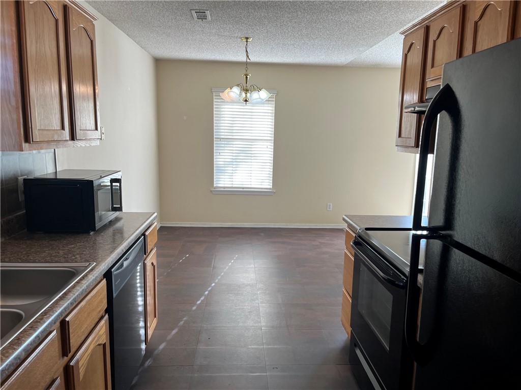 David Lyle Village Ph I - Residential Lease