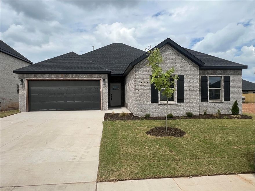 Lovely New Home for Rent.  4Bedrooms in great location.  Fend, Blinds, Granite.
Close to Airport.
No smokers or Vaping.  Not negotiable.  $2000 deposit
Owner is a licensed Real Estate Broker in AR.
Pets negotiable.