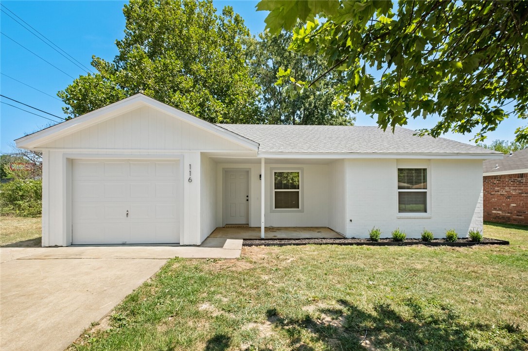 This location can't be beat! One of the most affordable homes in Centerton and seconds from Main St and Centerton Blvd, this fully renovated home includes brand new waterproof LVP throughout, granite countertops, stainless steel appliances, LED lighting, fresh paint inside and out, new windows and a newer roof and HVAC. Perfect for a primary residence, long-term or short-term rental. Agent-owned. Schedule a showing today!