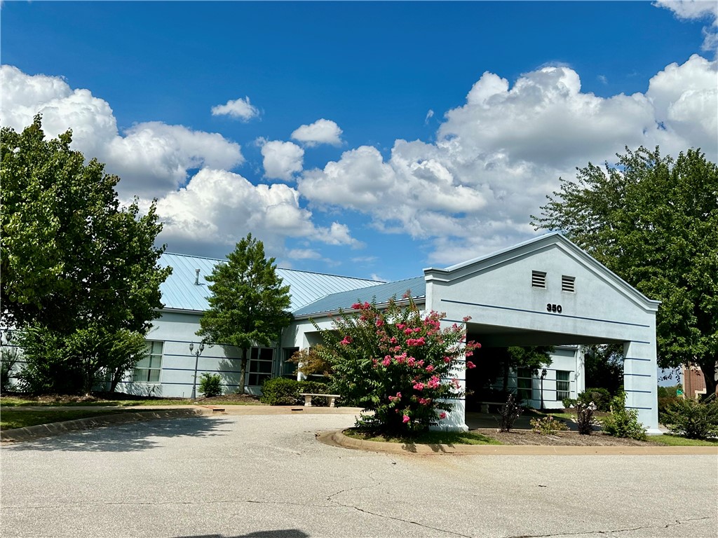 Cmn Bus Park - Commercial Lease