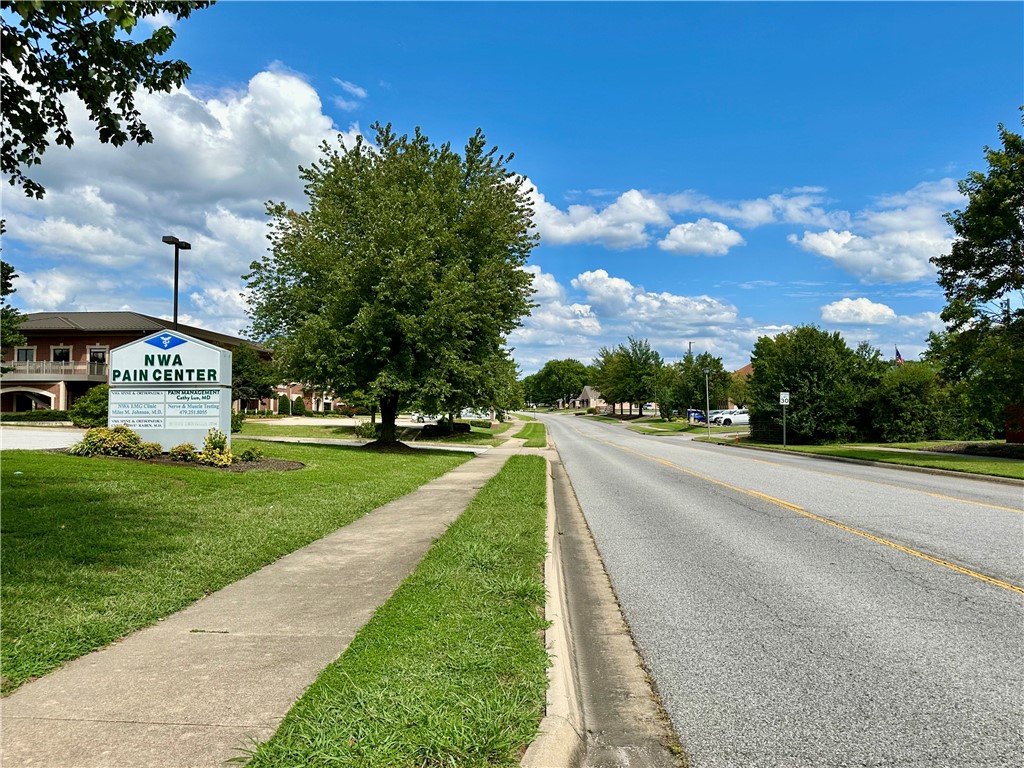 Cmn Bus Park - Commercial Lease